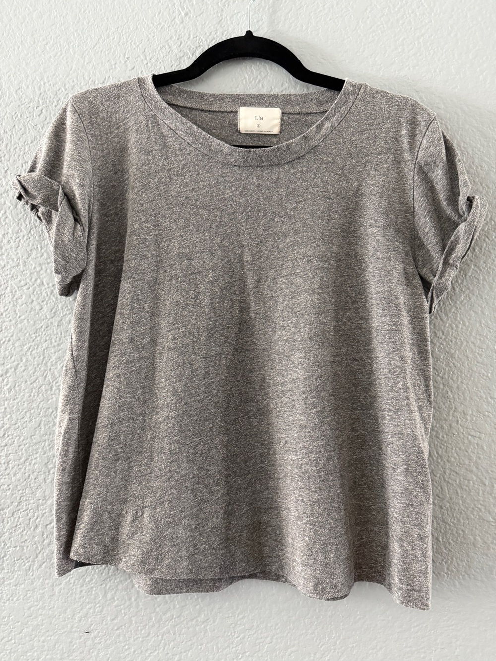 Anthropologie t.la Classic Gray Short Sleeve shirt. Sz S